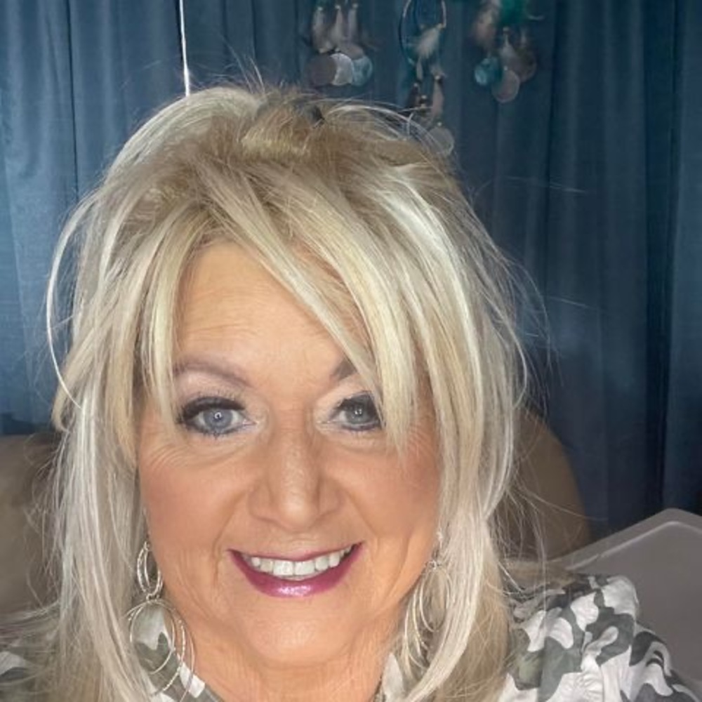 Meet your Posher, Deb